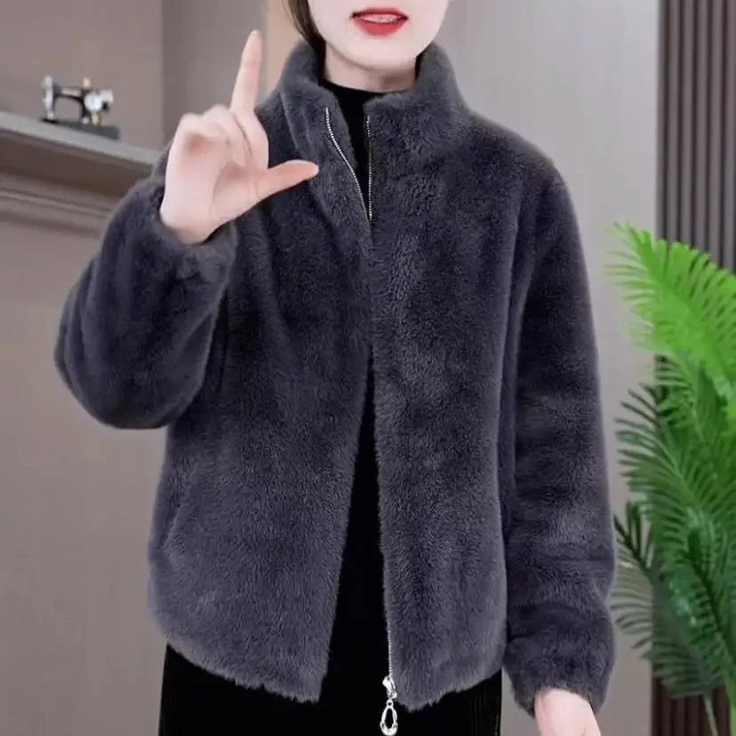 Hot Selling Warm Jacket for Women New High-end Unique and Super Beautiful This Year's Popular Middle-aged Top