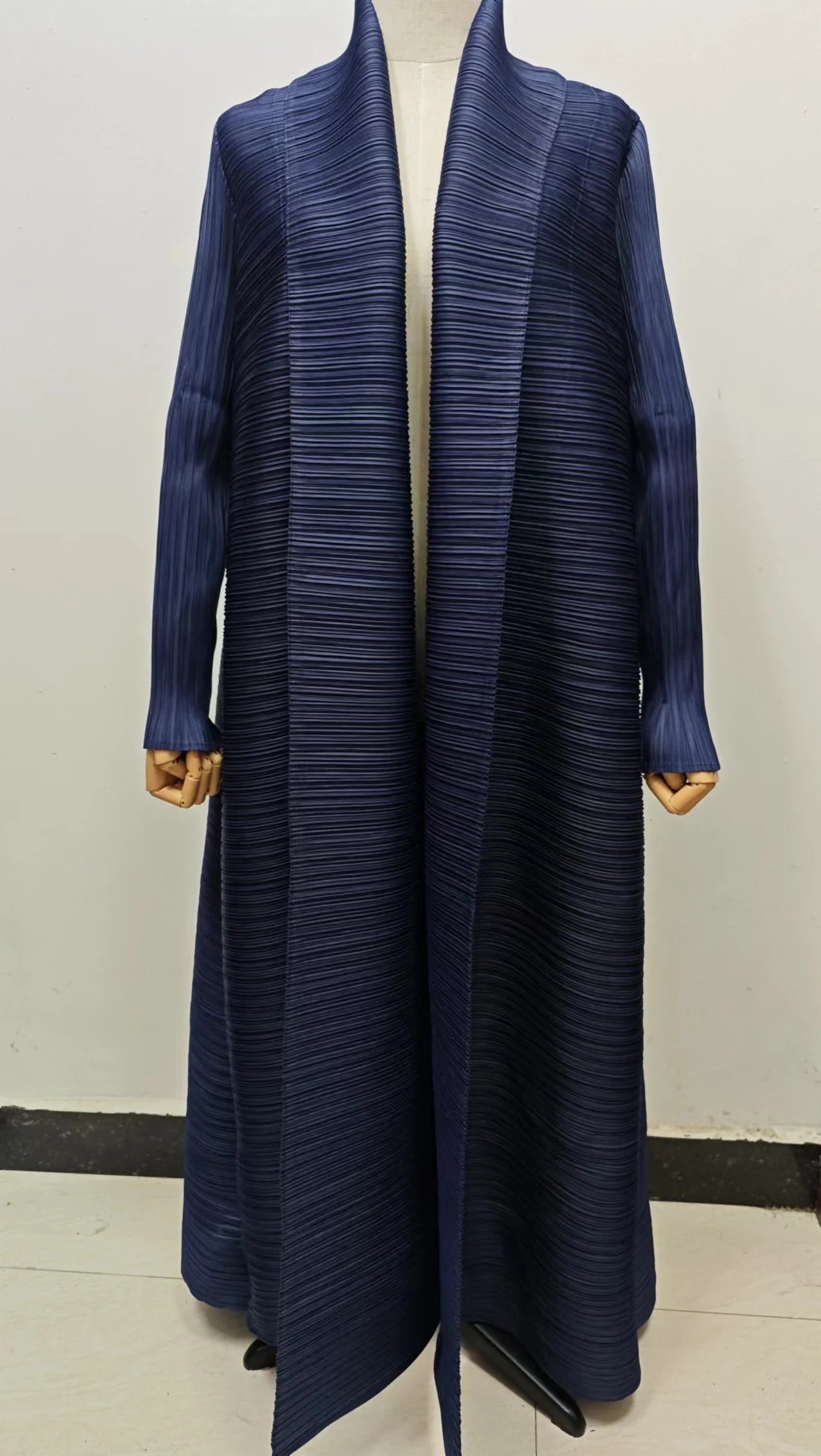 2025 Miyake Pleated abaya with Turn-down Collar, Long Sleeve, Vintage Printed Design, Plus Size